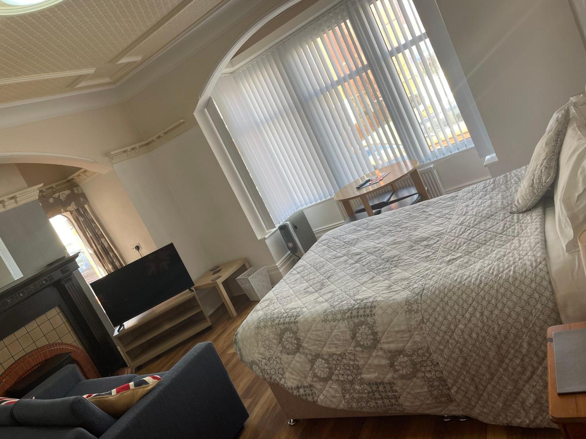 San Remo Apartments Blackpool Bagian luar foto
