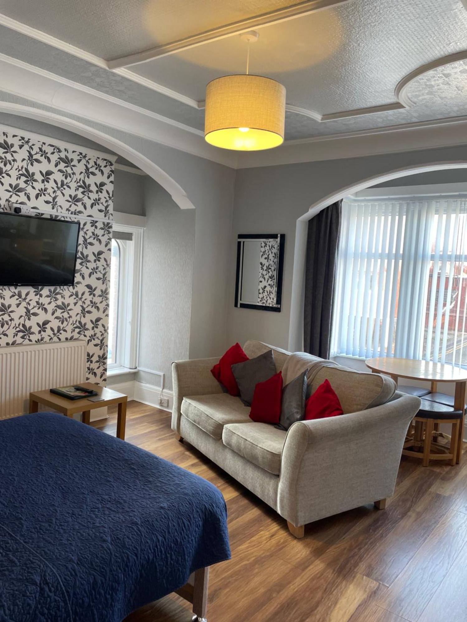 San Remo Apartments Blackpool Bagian luar foto