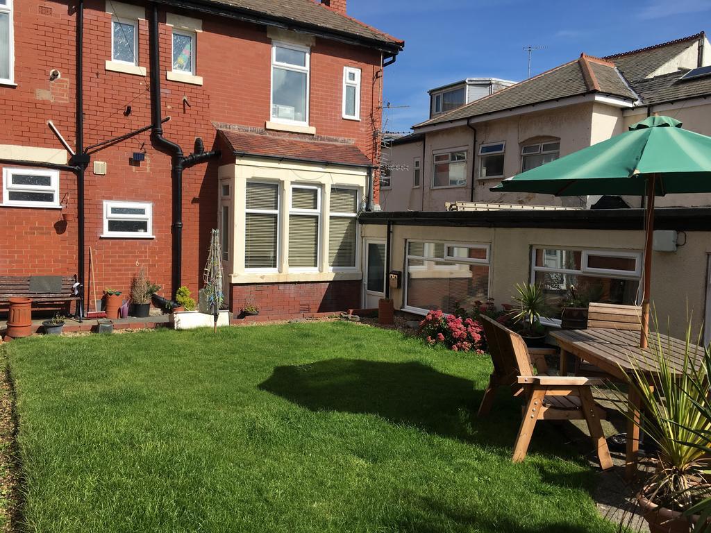 San Remo Apartments Blackpool Bagian luar foto